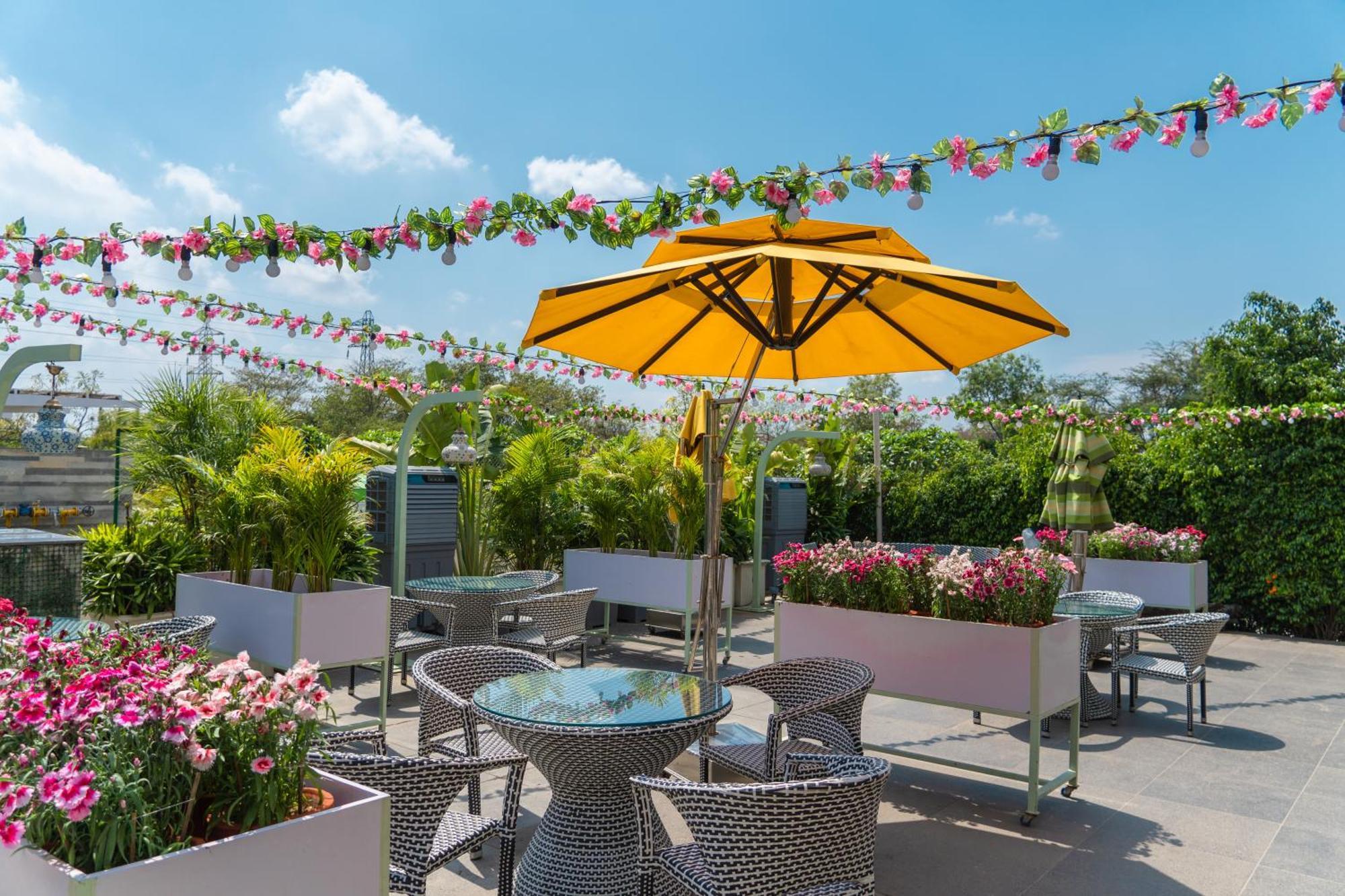 Karma Lakelands, Gurugram Гургаон Экстерьер фото