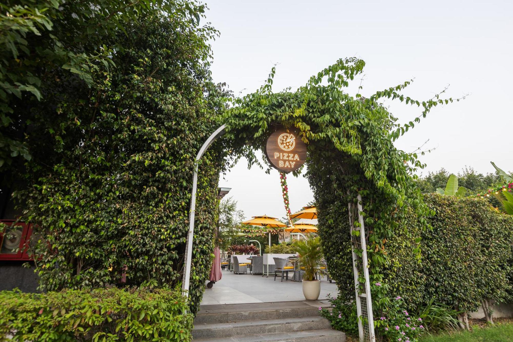 Karma Lakelands, Gurugram Гургаон Экстерьер фото
