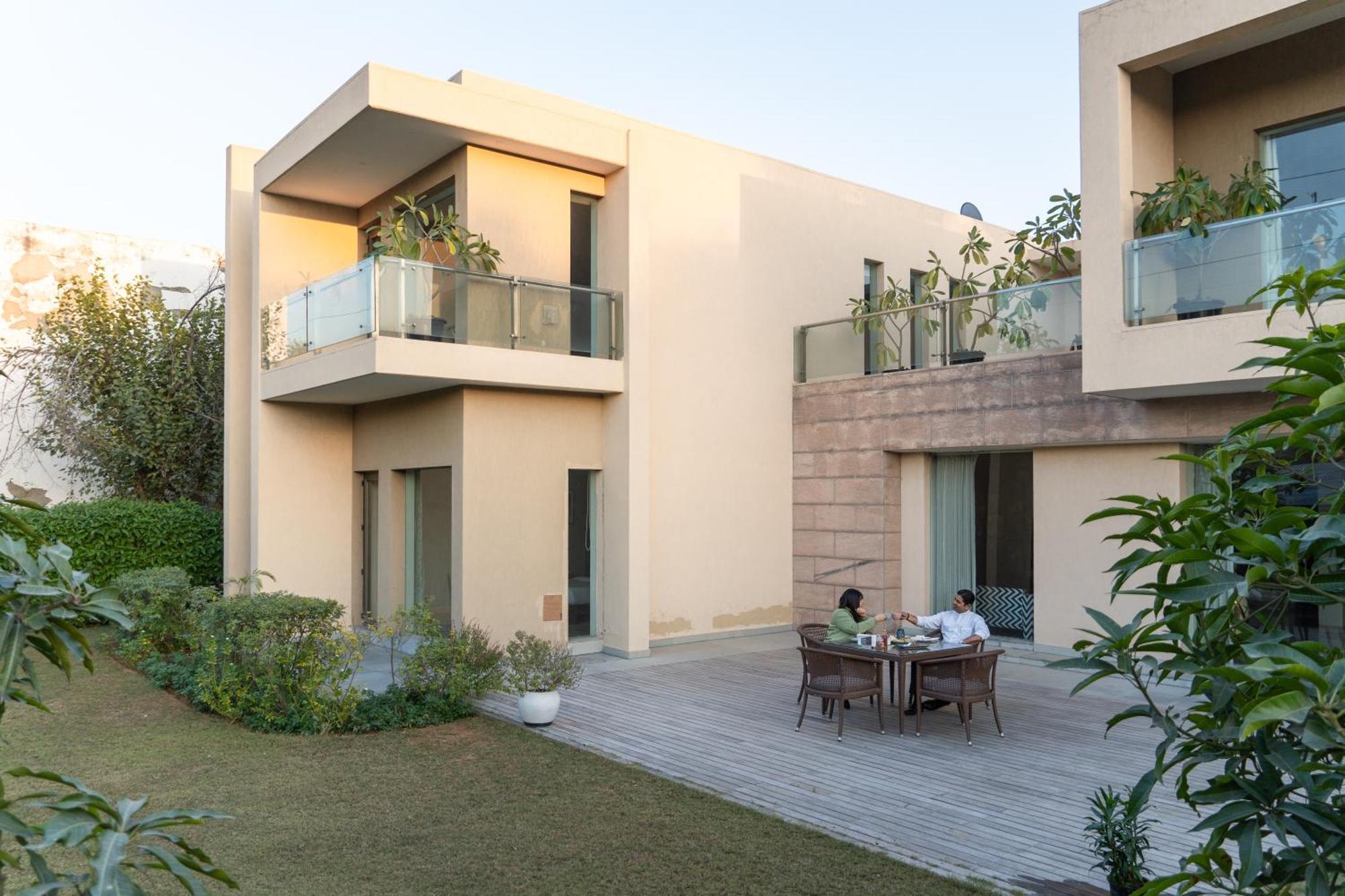 Karma Lakelands, Gurugram Гургаон Экстерьер фото