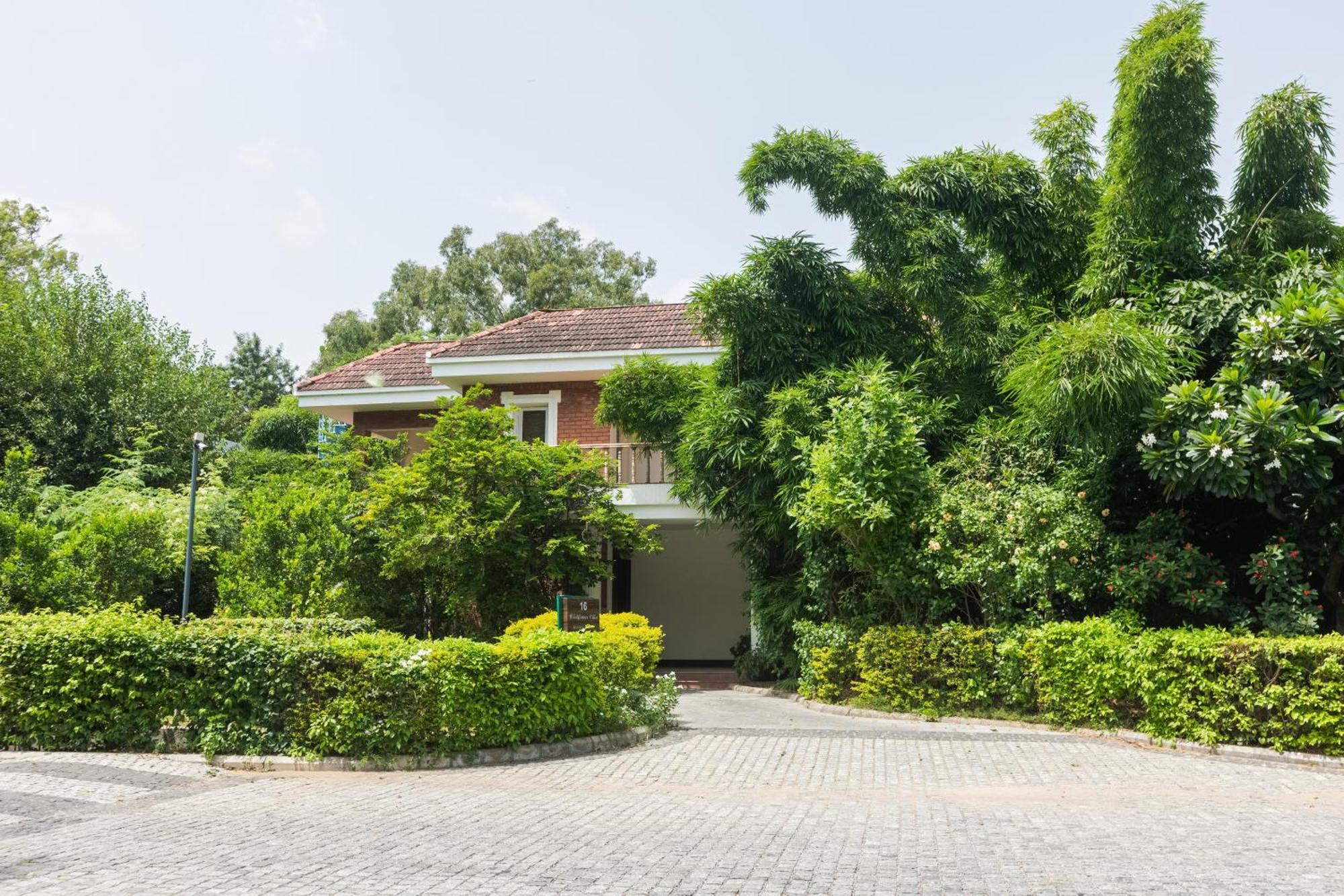 Karma Lakelands, Gurugram Гургаон Экстерьер фото